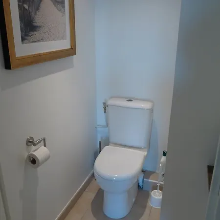 One Bedroom In Very Close To The Palais With A Private Balcony And Aircon 961 Cannes